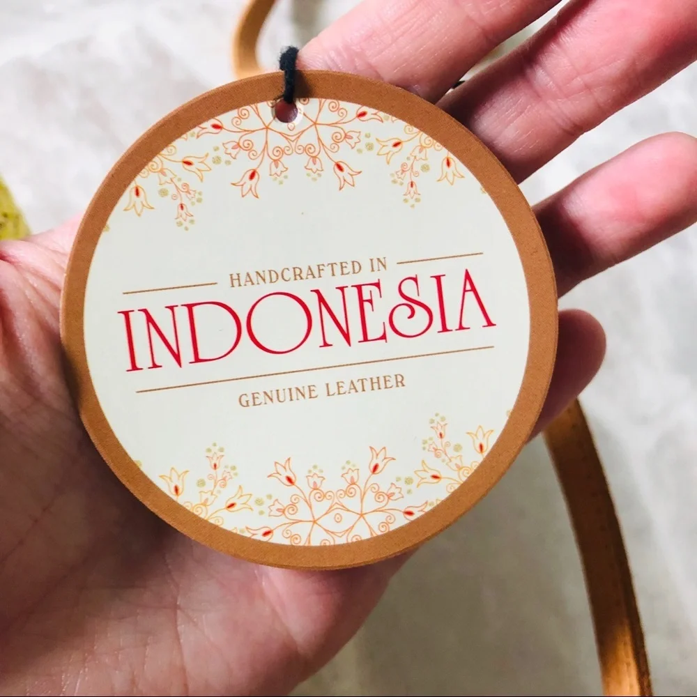 NWT made in Indonesia handcrafted yellow rectangle western wicker woven bag - Picture 5 of 8